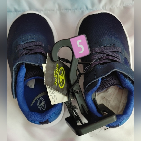 **NWT TODDLER BOYS RUNNERS - Picture 4 of 9